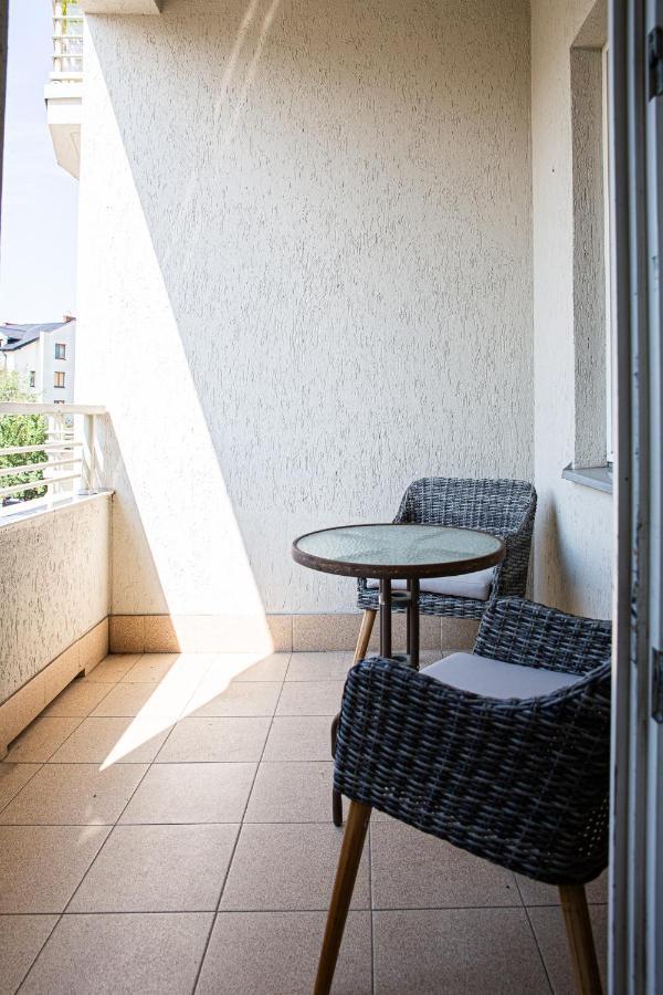 Apartment Ten Warschau Exterior foto